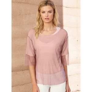 Alo Yoga Layer-Up Tee - Smoky Quartze/Nectar, Sz M